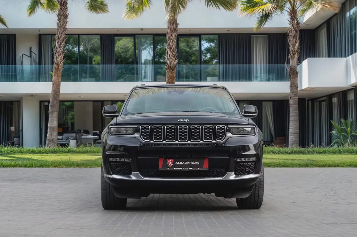 4,407 P.M | Grand Cherokee Summit | 0% Downpayment | JEEP WARRANTY!-3-3
