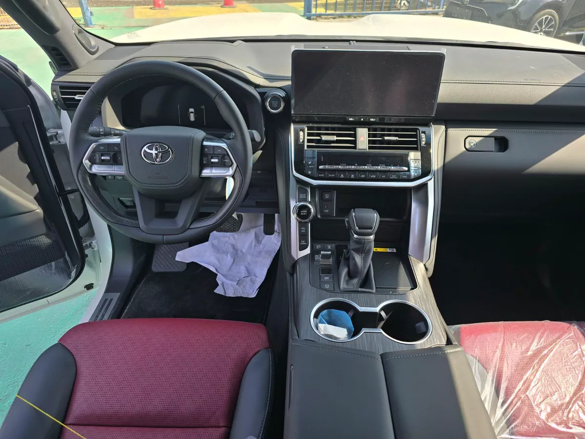 Toyota Land Cruiser LC300 3.5L Twin Turbo 2026 – Full Option-5-5