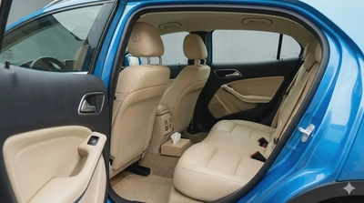 AED 1203 PM | MERCEDES GLA250 4MATIC 2016 | WELL MAINTAINED | 1 YEAR WARRANTY | GCC-2