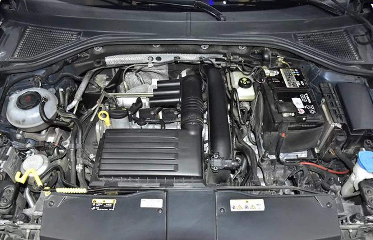 Volkswagen T-ROC R-Line ( 2023 Model ) i...-1-1