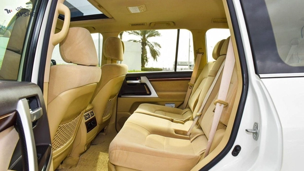 Toyota Land Cruiser EXR 5.7 V8