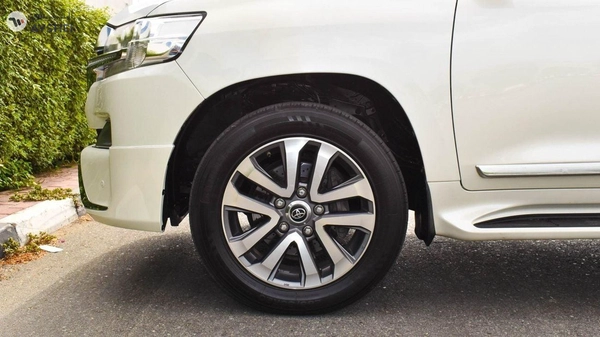 Toyota Land Cruiser EXR 5.7 V8
