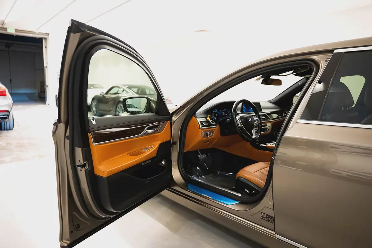 AED 1596 PM | BMW 730Li 2017 | PARTIAL AGENCY HISTORY | WELL MAINTAINED | 1 YEAR WARRANTY | GCC-5-5
