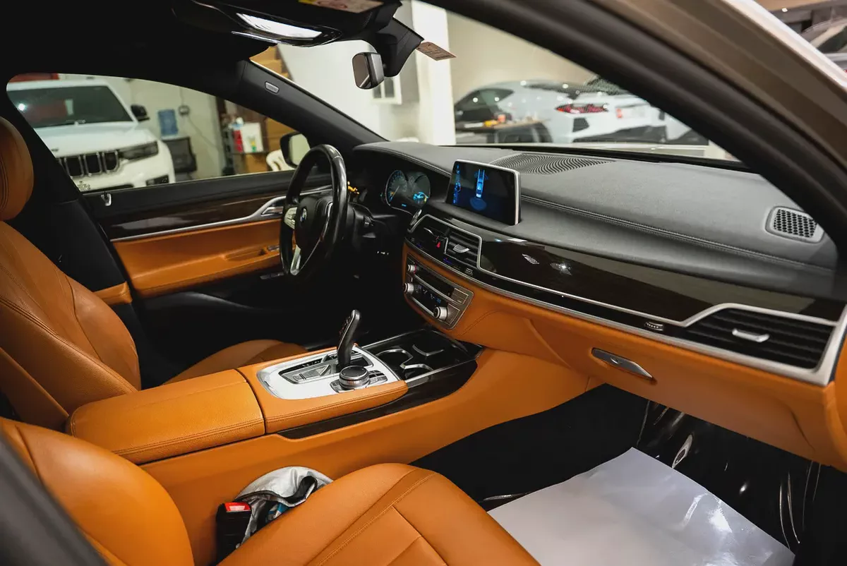 AED 1596 PM | BMW 730Li 2017 | PARTIAL AGENCY HISTORY | WELL MAINTAINED | 1 YEAR WARRANTY | GCC-8-8