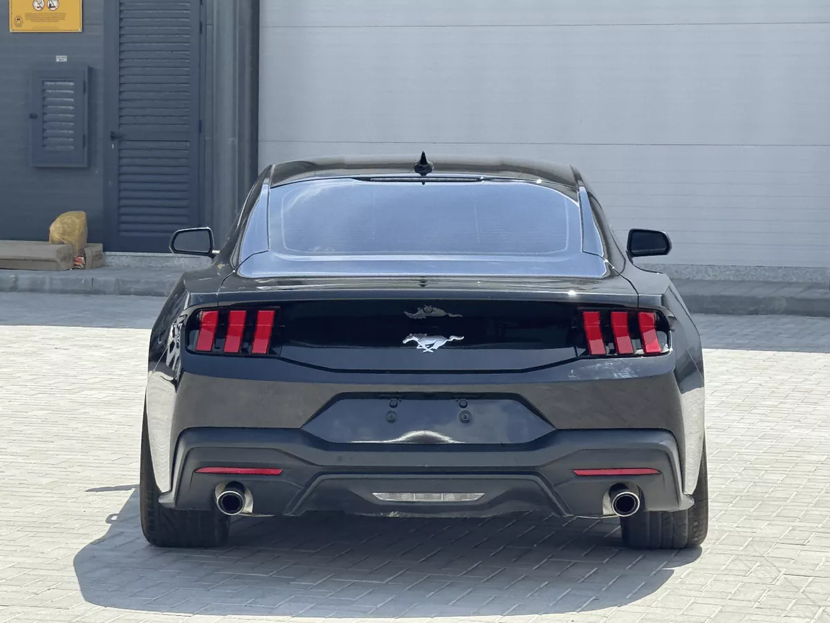 Ford Mustang STANDARD-5-0