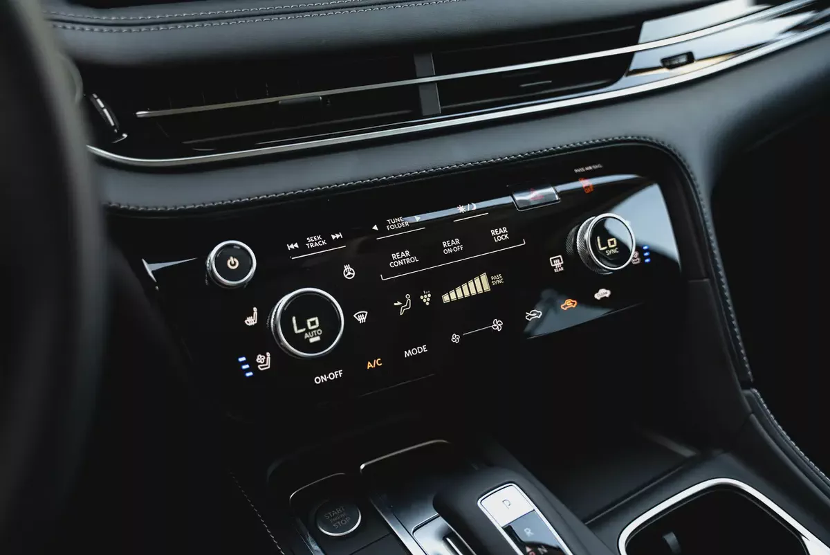 Infiniti QX60 Sensory 2025 Brand New 0kms 3.5L V6 GCC-5-5