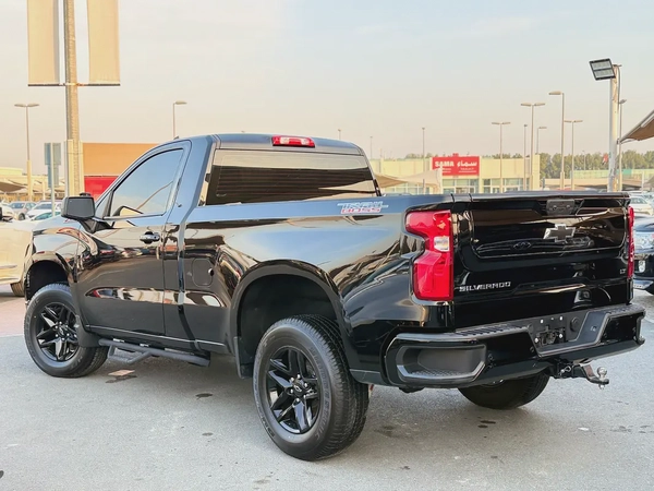 Chevrolet Silverado Z71, 2024 model, Gulf specification
