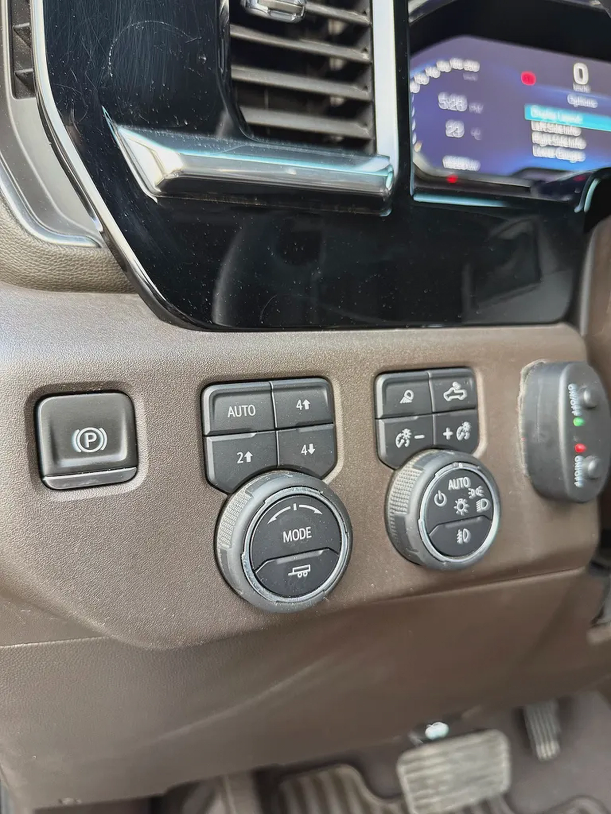 Chevrolet Silverado Z71, 2024 model, Gulf specification-8-8