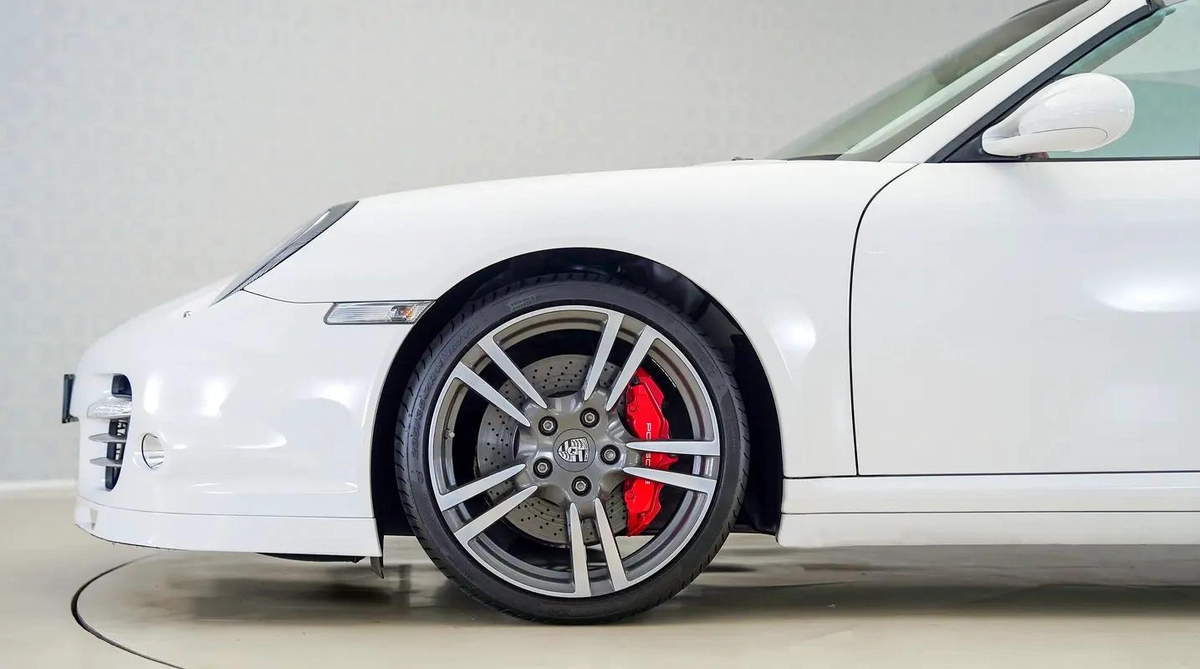 Porsche Carrera / 911 Turbo-4-4