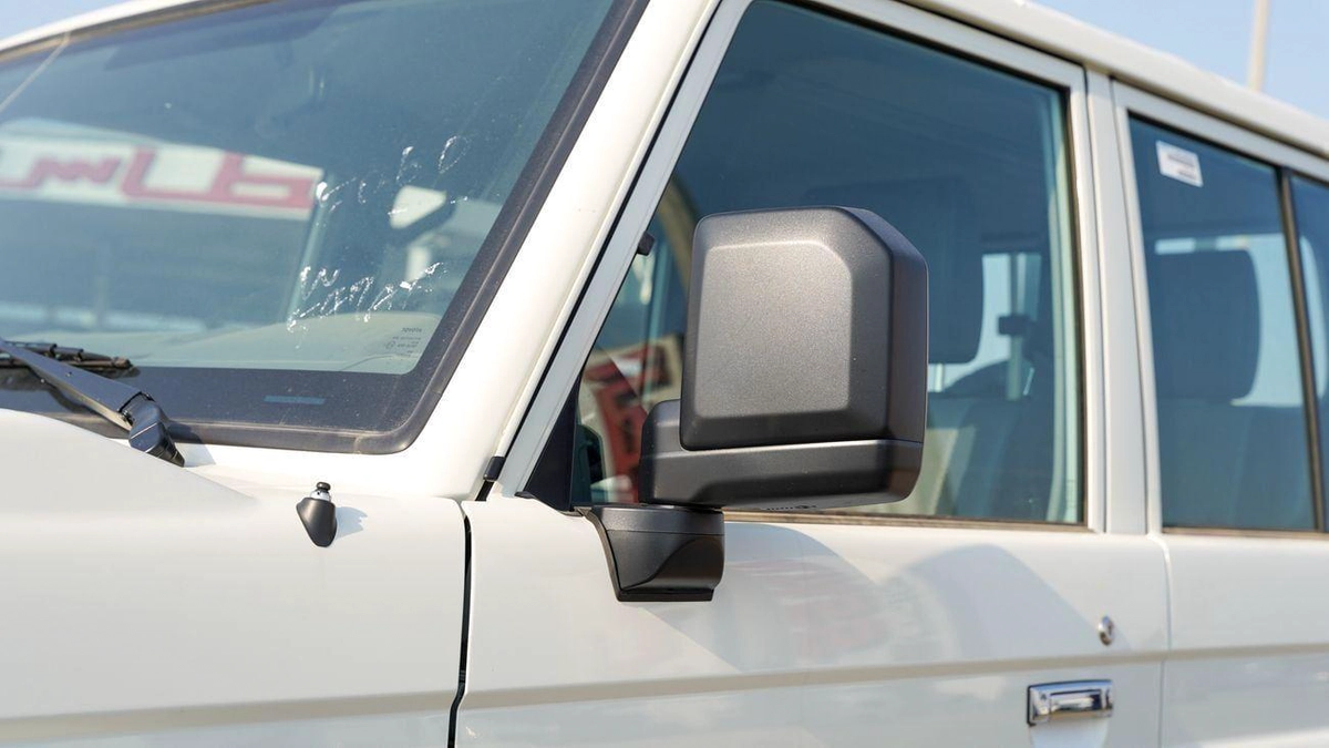 Toyota Land Cruiser Pick Up-12-0