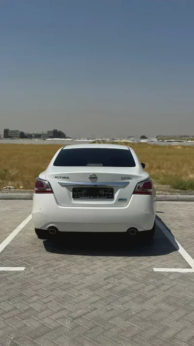 Nissan Altima SL | 2015 | GCC | Full Option | 151,000 km | White / Beige | Fully Serviced-1