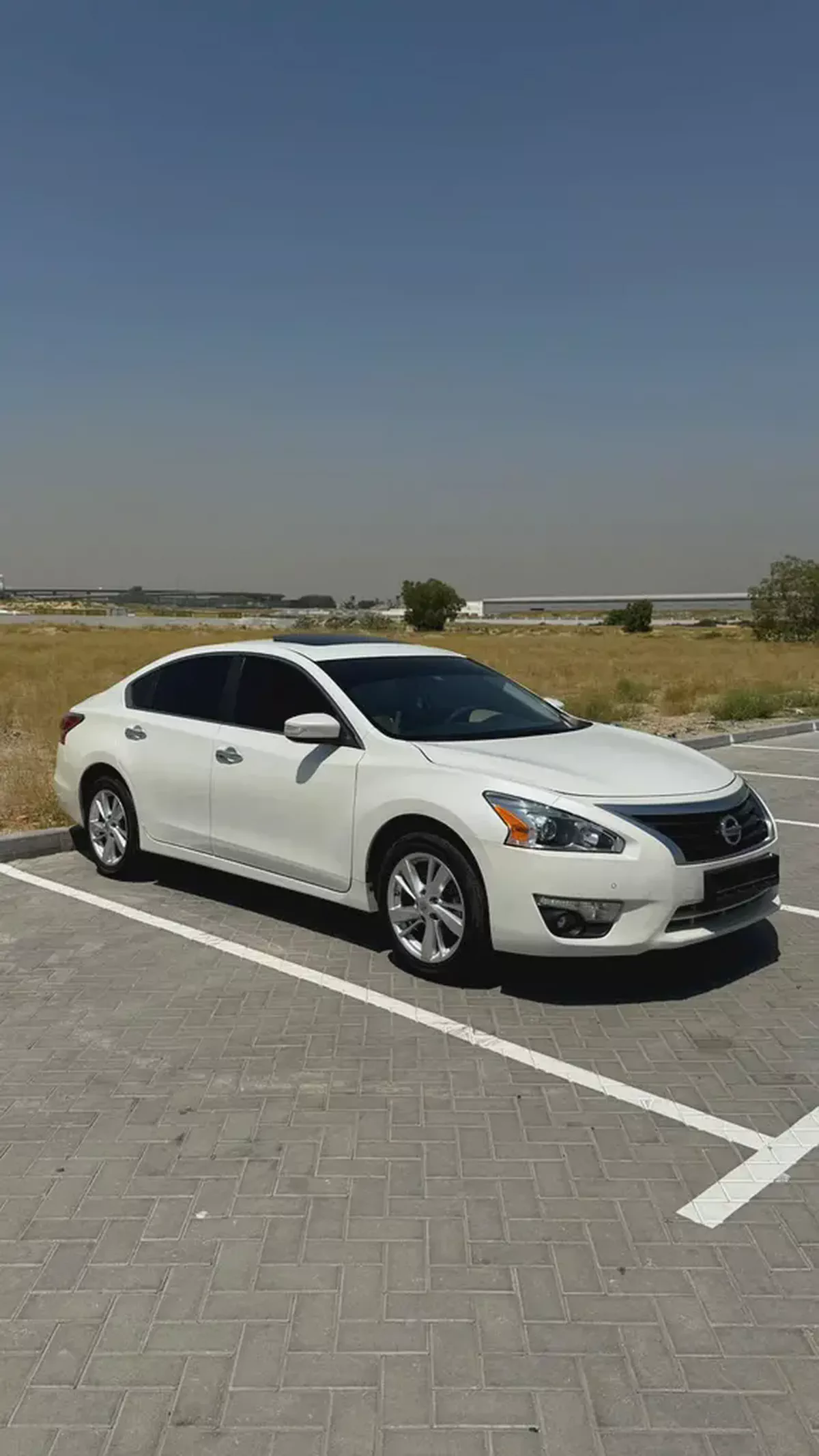 Nissan Altima SL | 2015 | GCC | Full Option | 151,000 km | White / Beige | Fully Serviced-2-2