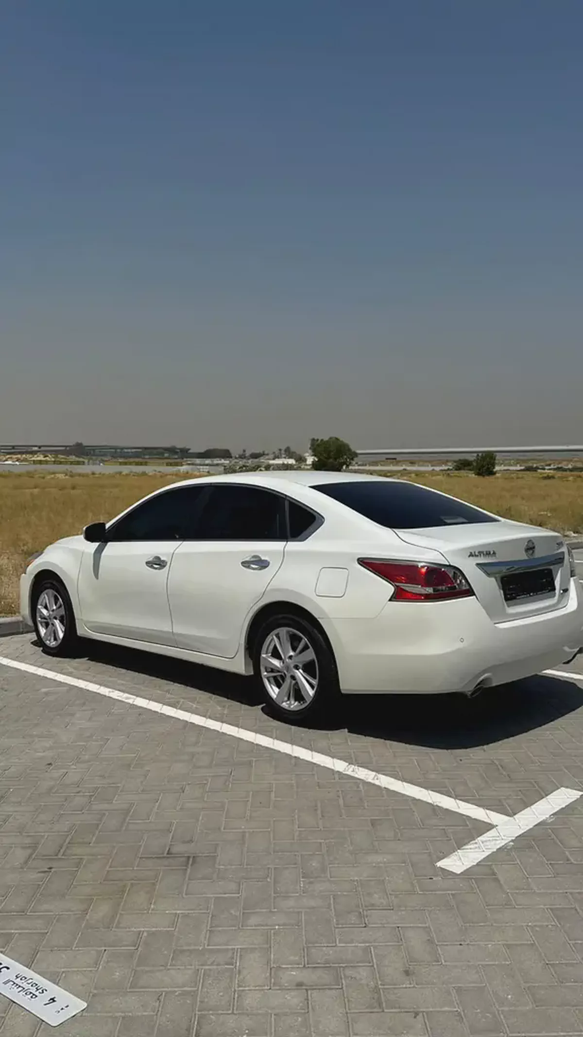 Nissan Altima SL | 2015 | GCC | Full Option | 151,000 km | White / Beige | Fully Serviced-3-3