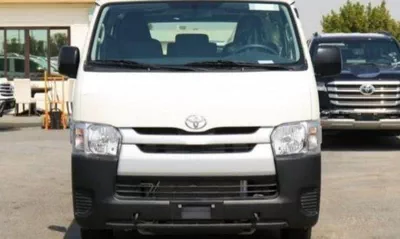 Toyota Hiace DLS - STD ROOF Toyota hiace 2.5L MY2025 diesel standard roof for export only-1