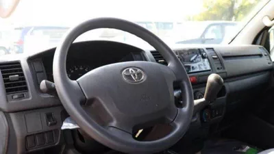 Toyota Hiace DLS - STD ROOF Toyota hiace 2.5L MY2025 diesel standard roof for export only-5