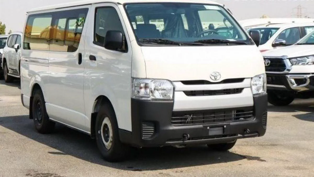 Toyota Hiace DLS - STD ROOF Toyota hiace 2.5L MY2025 diesel standard roof for export only