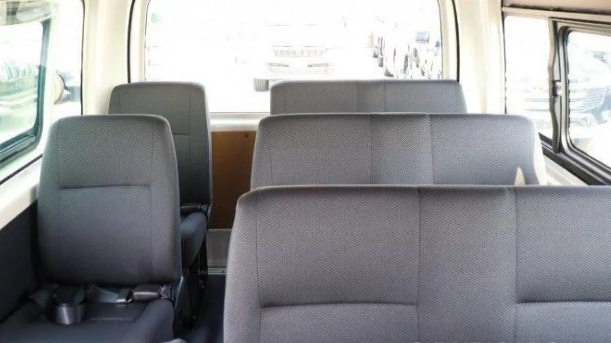 Toyota Hiace DLS - STD ROOF Toyota hiace 2.5L MY2025 diesel standard roof for export only-2-0