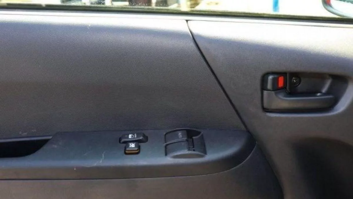 Toyota Hiace DLS - STD ROOF Toyota hiace 2.5L MY2025 diesel standard roof for export only-8-0