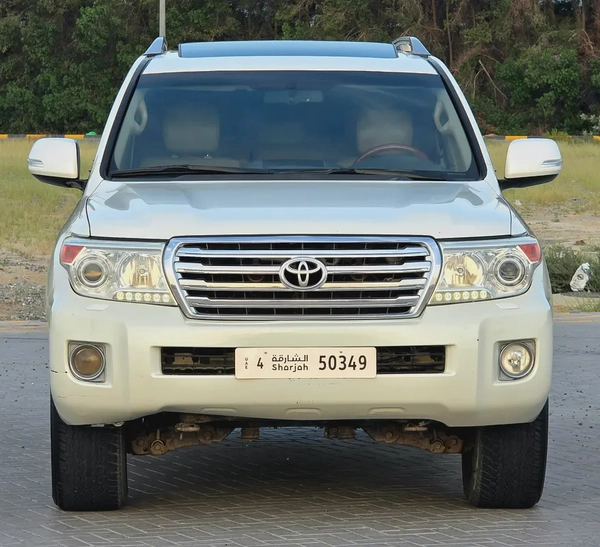 Toyota Land Cruiser GXR V8 Model 2015 Full Options Very Clean Condition