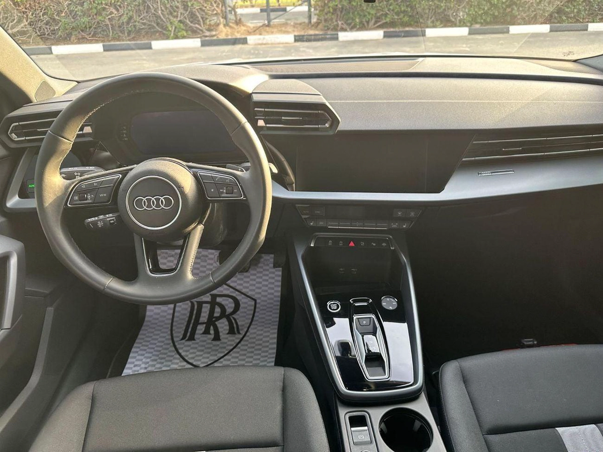 Audi A3 35 TFSI 1.4L-6-6