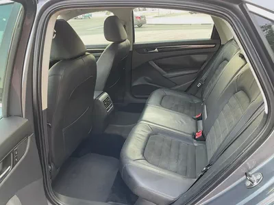 VOLKSWAGEN PASSAT - GCC SPECS - FULL SERVICE HISTORY - UNDER WARRANTY - ORIGINAL PAINT --17