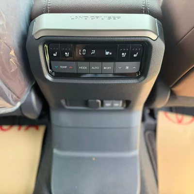 Toyota Prado VXR ADVENTURE-17