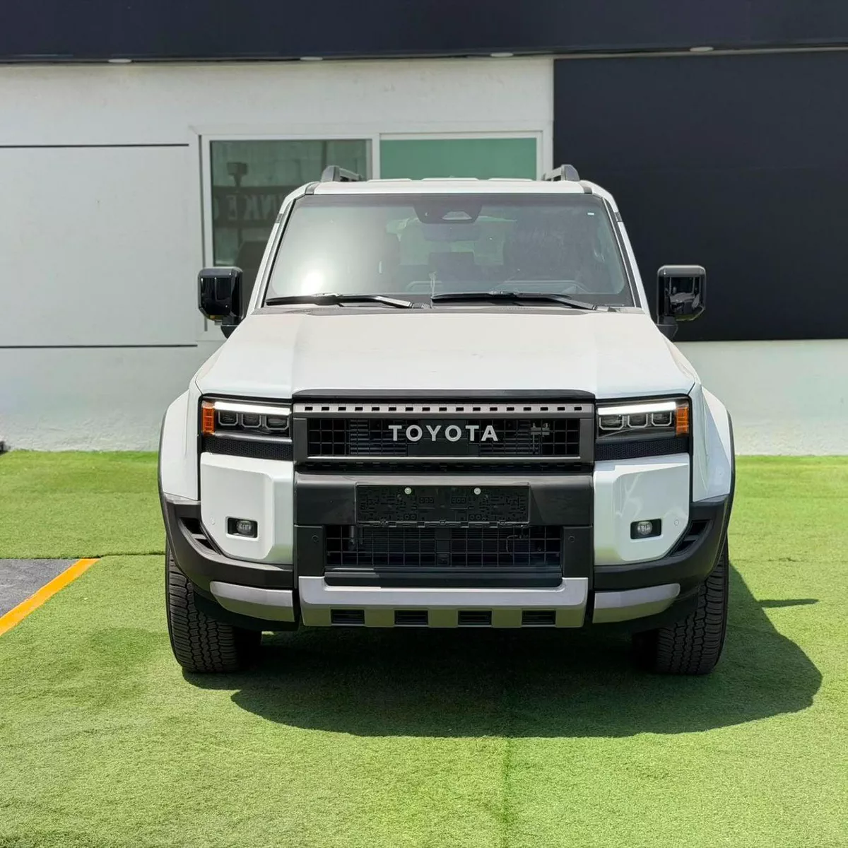 Toyota Prado VXR ADVENTURE