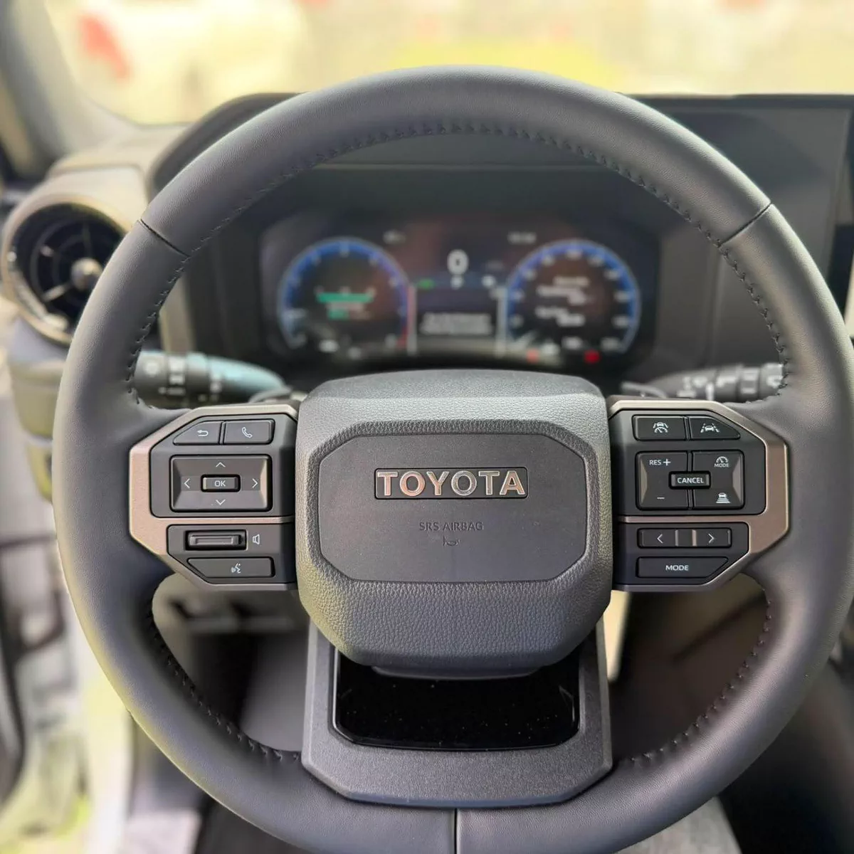 Toyota Prado VXR ADVENTURE-5-0