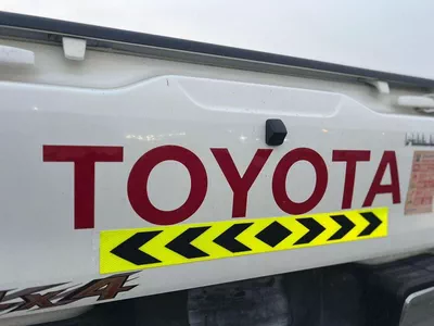 Toyota Hilux 2023  TOYOTA HILUX 2.4L V4 **DIESEL** MANUAL TRANSMISSION  +  POWER WINDOW + 4X4  + Rear Camera + Fo-15