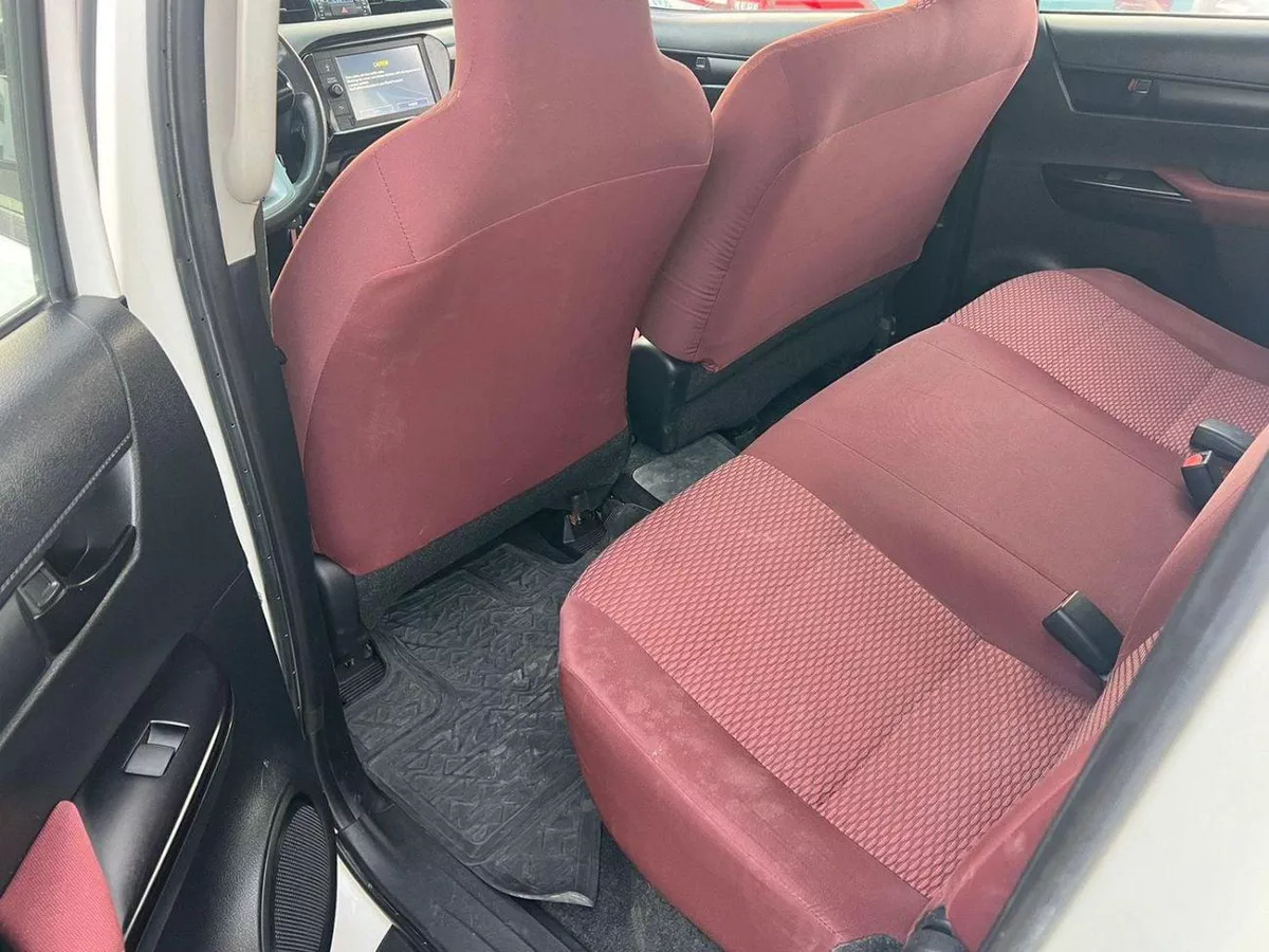Toyota Hilux 2023  TOYOTA HILUX 2.4L V4 **DIESEL** MANUAL TRANSMISSION  +  POWER WINDOW + 4X4  + Rear Camera + Fo-13-0