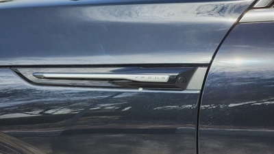 XPENG G9 (Black White-Interior)-4