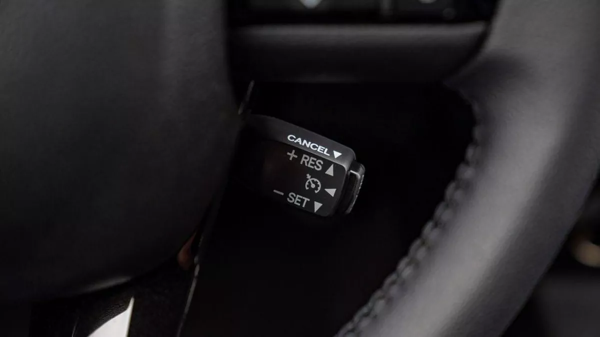 Toyota Hilux ADVENTURE-13-0