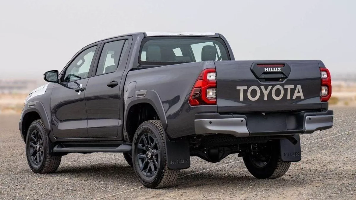 Toyota Hilux ADVENTURE-3-0