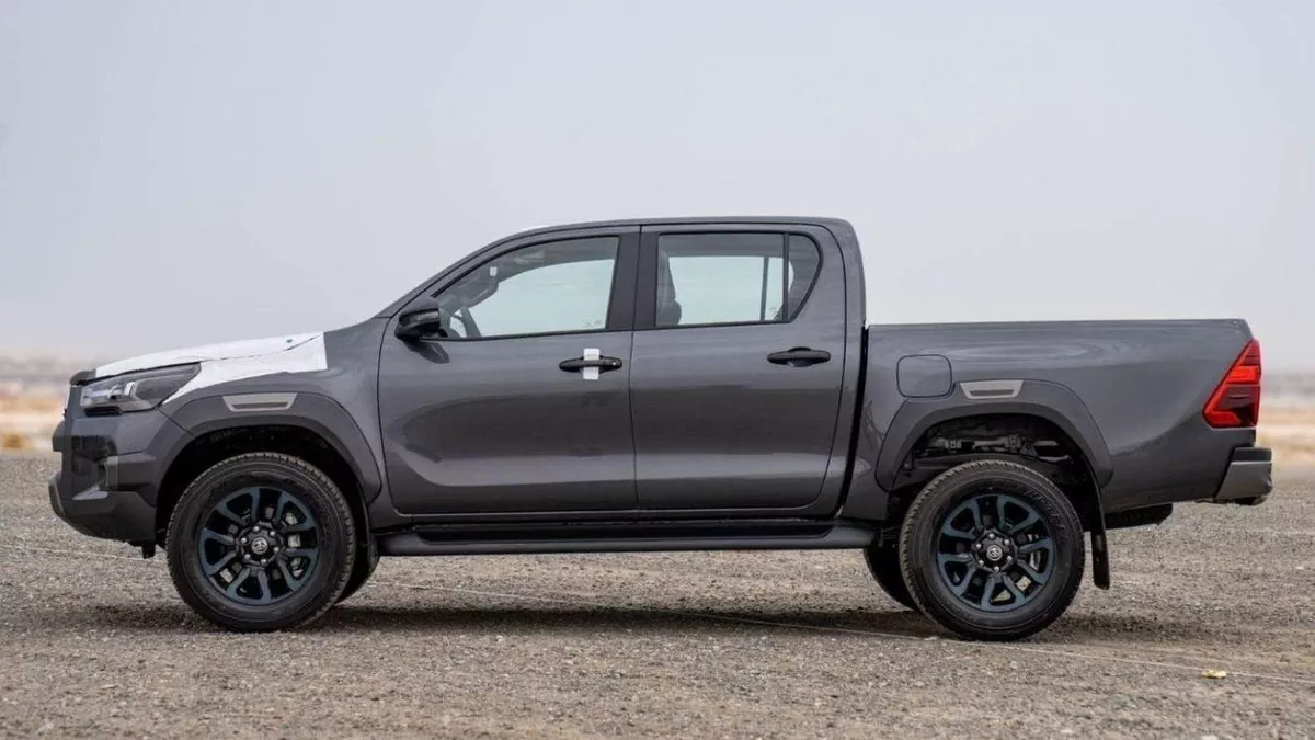 Toyota Hilux ADVENTURE-6-0