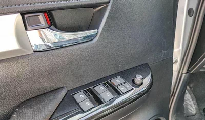 Toyota Hilux SGLX Toyota Hilux 2.4L Diesel AT Full Option MY2025_Silver-11