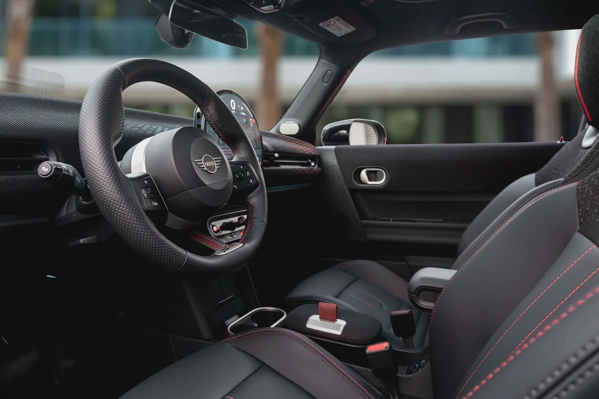 2,527 P.M | Cooper S JCW Kit | 0% Downpayment | Excellent Condition!-8-8