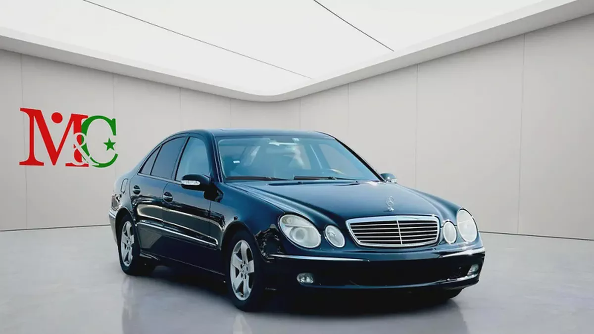 MERCEDES BENZ E320 - 2004 -  CLEAN CAR FRESH JAPAN IMPORT