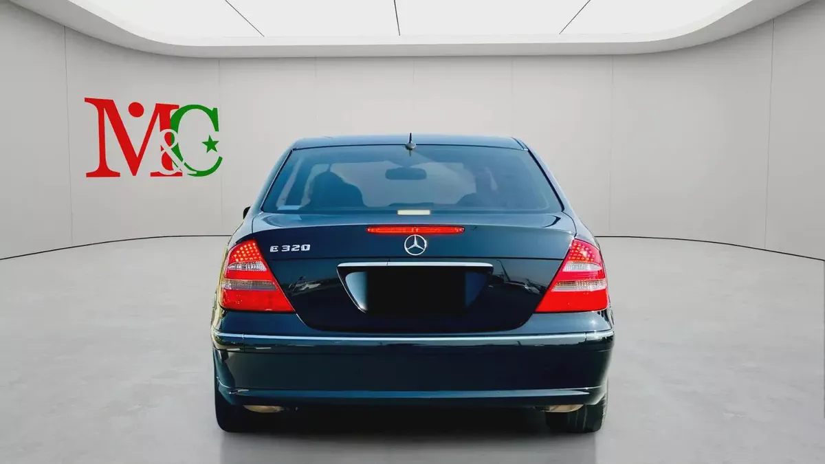 MERCEDES BENZ E320 - 2004 -  CLEAN CAR FRESH JAPAN IMPORT-4-4