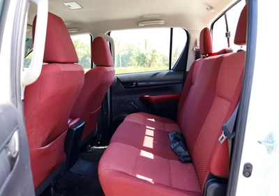 Toyota Hilux Double Cab GL-8