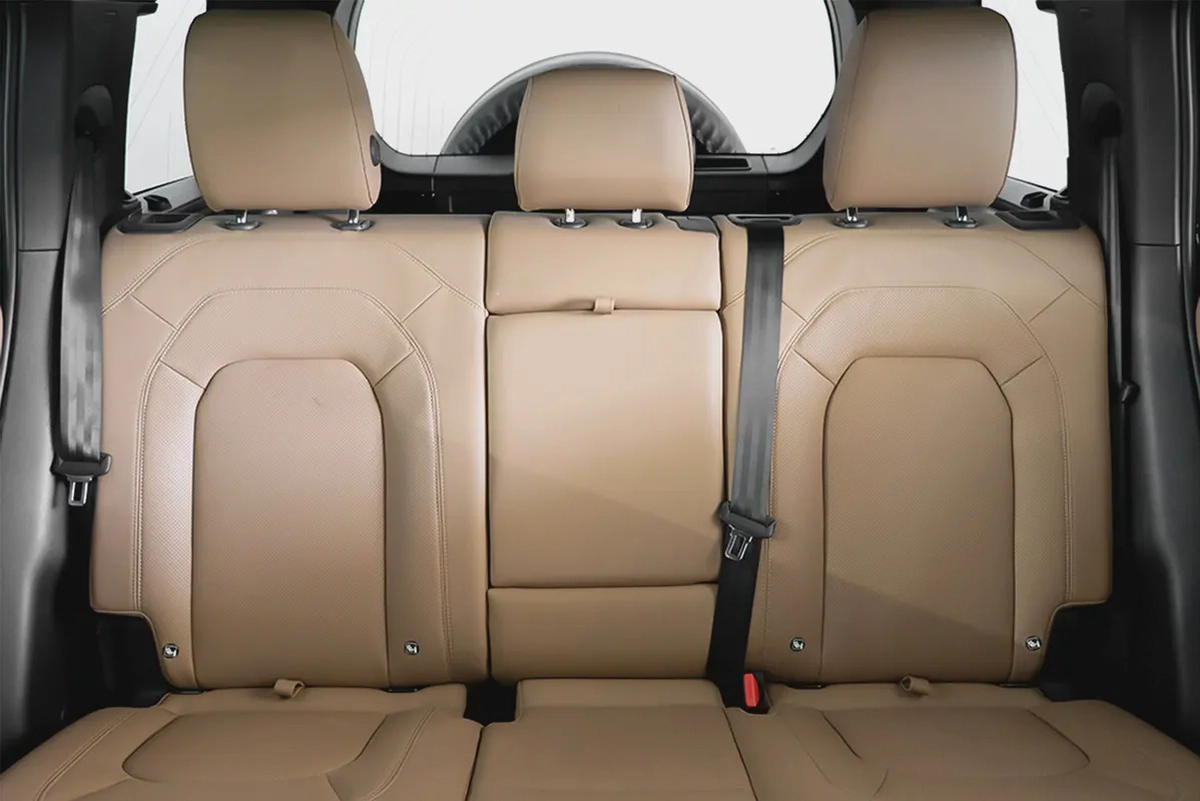 7,461 AED / 60 months | 0% DP | Defender 110 P400 HSE X Dynamic / Land Rover Warranty-13-13