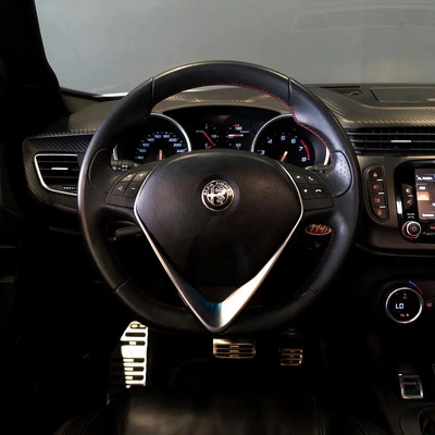 AED 823 P.M • 0% Downpayment • Alfa Romeo Giulietta Veloce • 1 Year Warranty-13