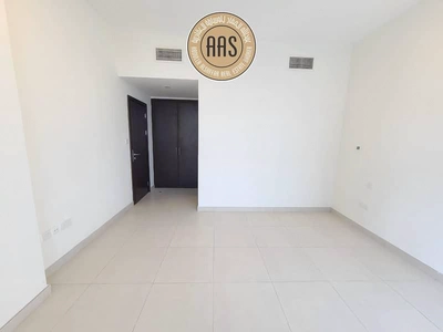 Prime location Huge 1bhk 2bathrooms in 75k balcony wardrobes 1parking free-6