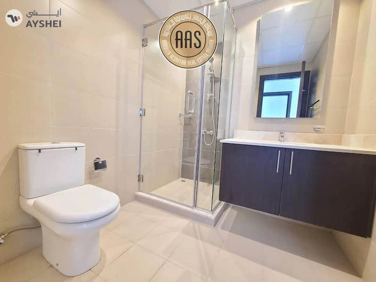 Prime location Huge 1bhk 2bathrooms in 75k balcony wardrobes 1parking free-10-10