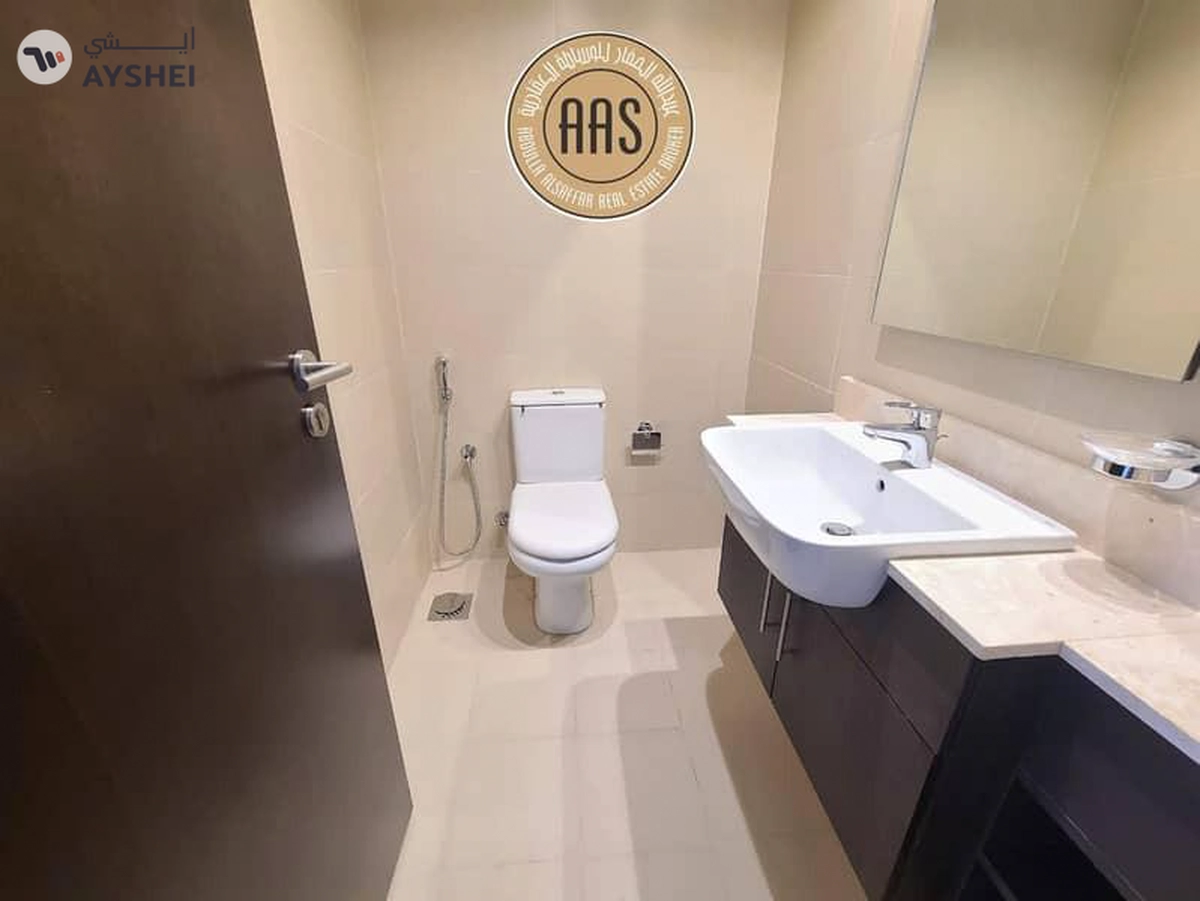 Prime location Huge 1bhk 2bathrooms in 75k balcony wardrobes 1parking free-11-11
