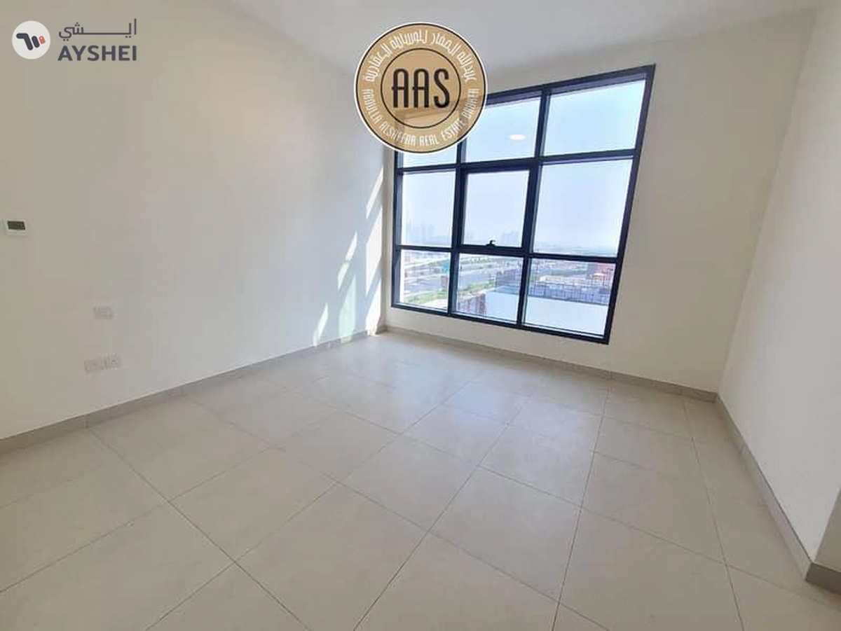 Prime location Huge 1bhk 2bathrooms in 75k balcony wardrobes 1parking free-5-5