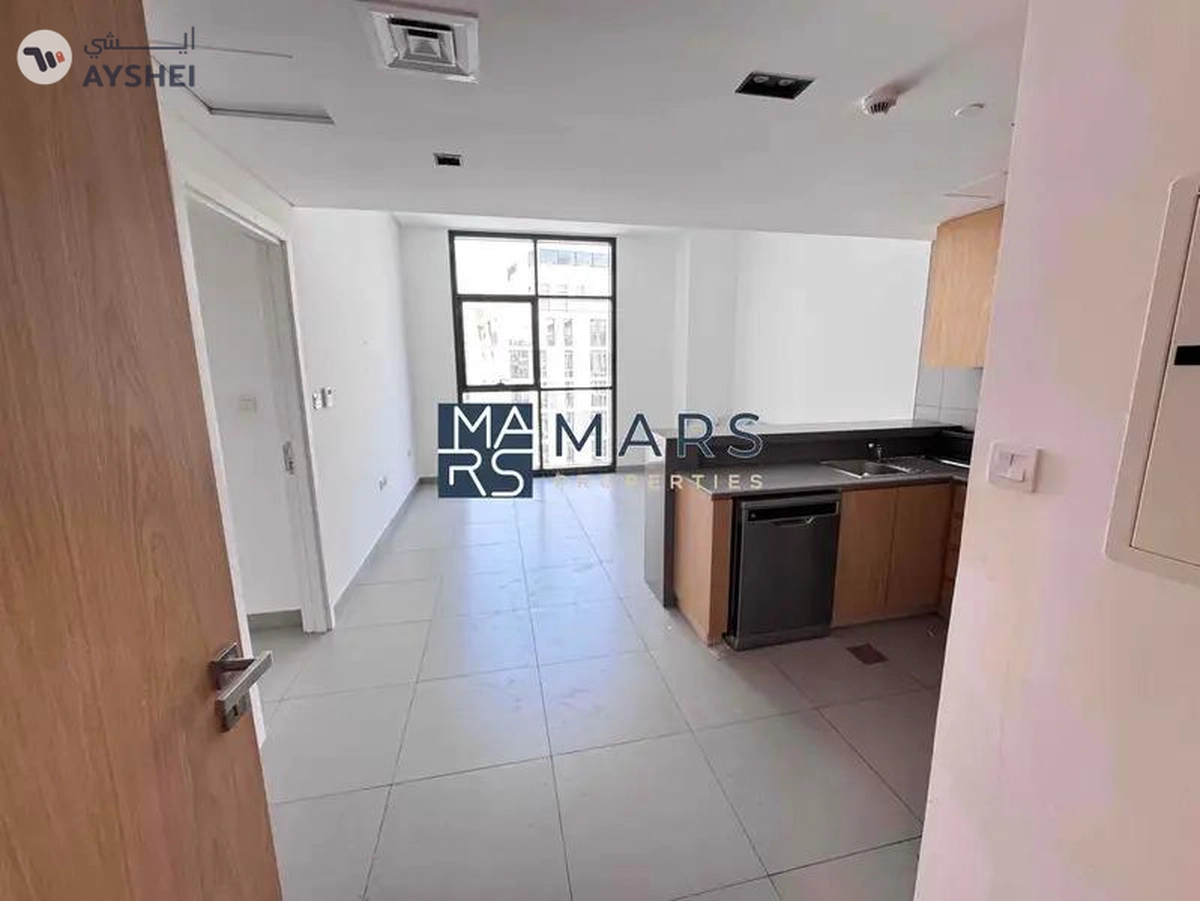Spacious one bedroom with kitchen appliances in modern community-3-3