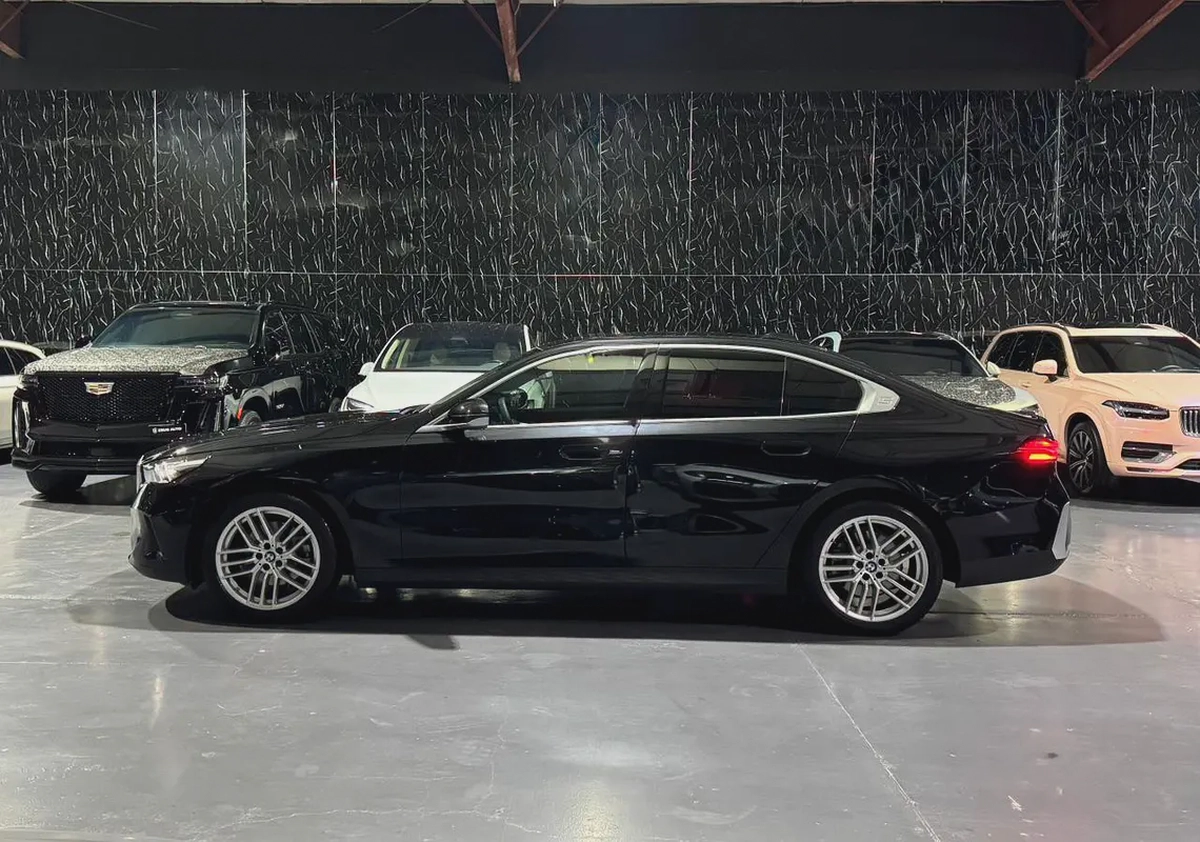 AED 3,184 PM | Low Mileage | GCC | AGMC Warranty  Service 2030  | AGMC  Full Service History-7-7