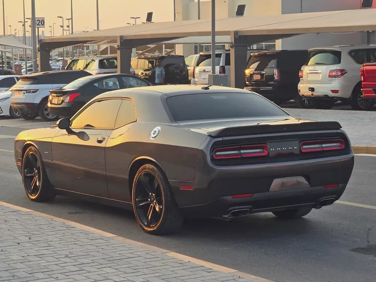 دودج تشالنجر R/T V8 2029 مواصفات أمريكية بحالة جيدة-4-4
