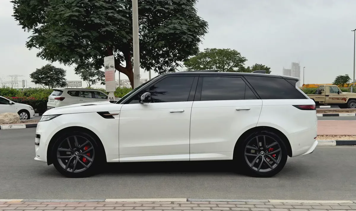 2024 Range Rover Sport P400 HSE Dynamic, Dealer Warranty, GCC Specifications-3-3