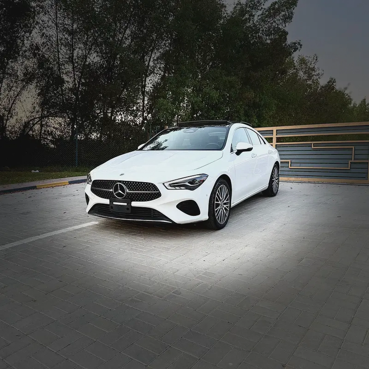 2025 Mercedes-Benz CLA 250 | Panoramic Roof | Clean Title | Original Paint | Like New-18-18